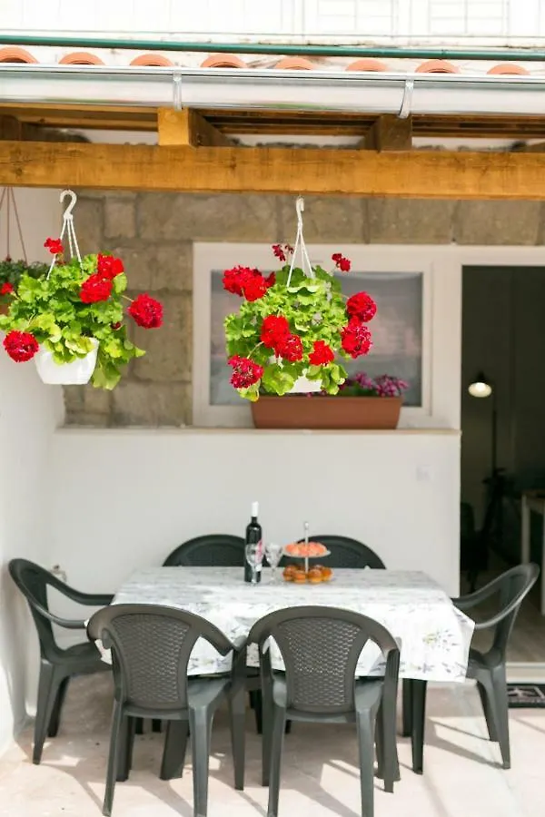 Cozy Coastal Apartment Gama  Split