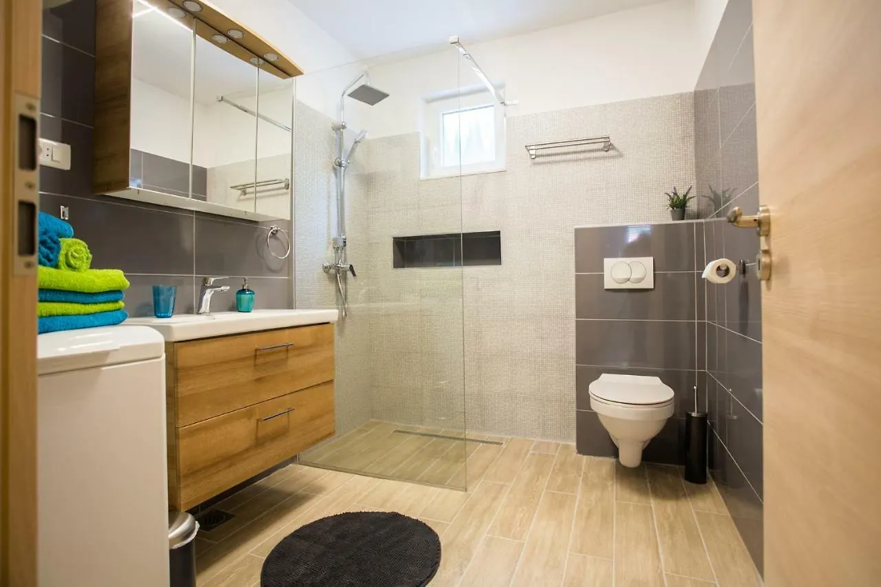 Cozy Coastal Apartment Gama Croatia